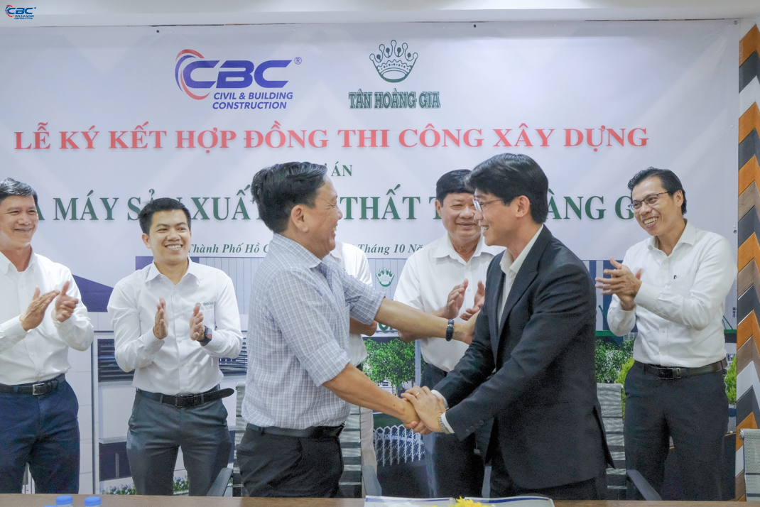 SIGNING CEREMONY OF NEW PROJECT “TAN HOANG GIA FURNITURE MANUFACTURING PLANT”